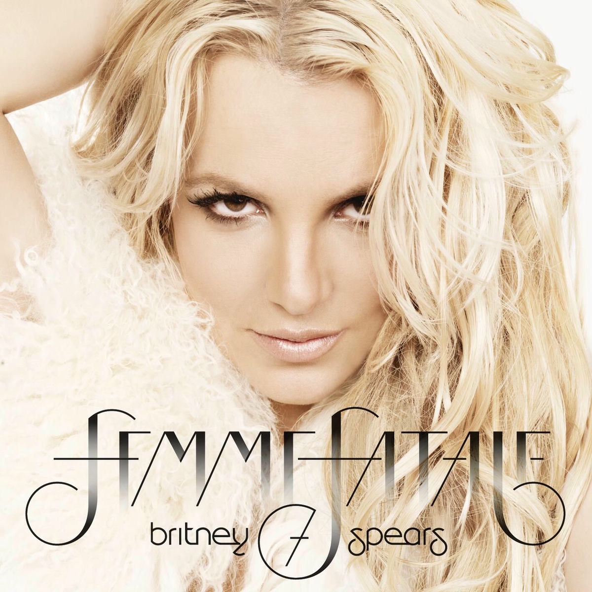 Album cover of Femme Fatale (Deluxe Version)