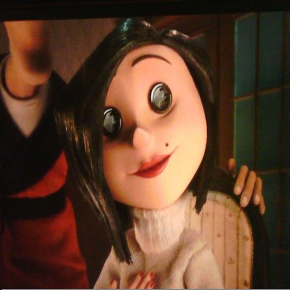 Picture of Pretty Girl with Onyx Eyes.