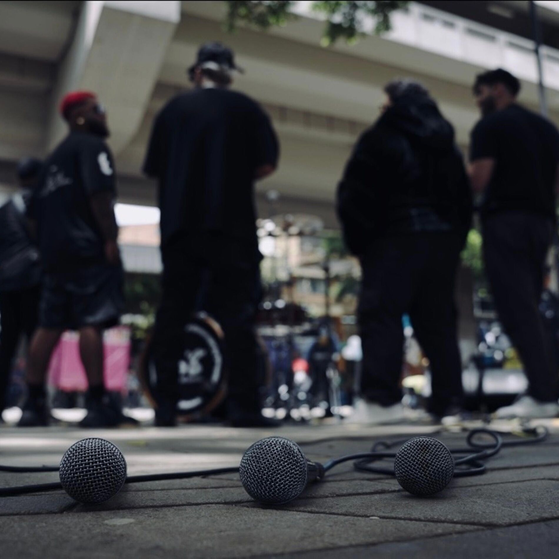 Album cover of Yo sigo aquí (feat. Flow de mimo, BM & Raiger Baudin)