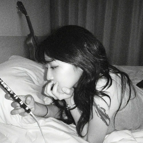 SUZNN – Ashes and Goodbyes – Single