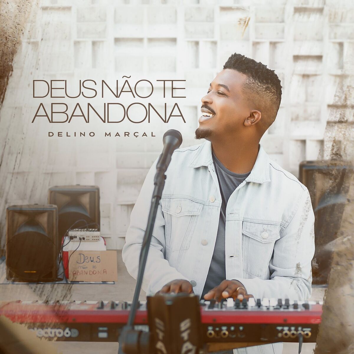 Album cover of Deus Não Te Abandona