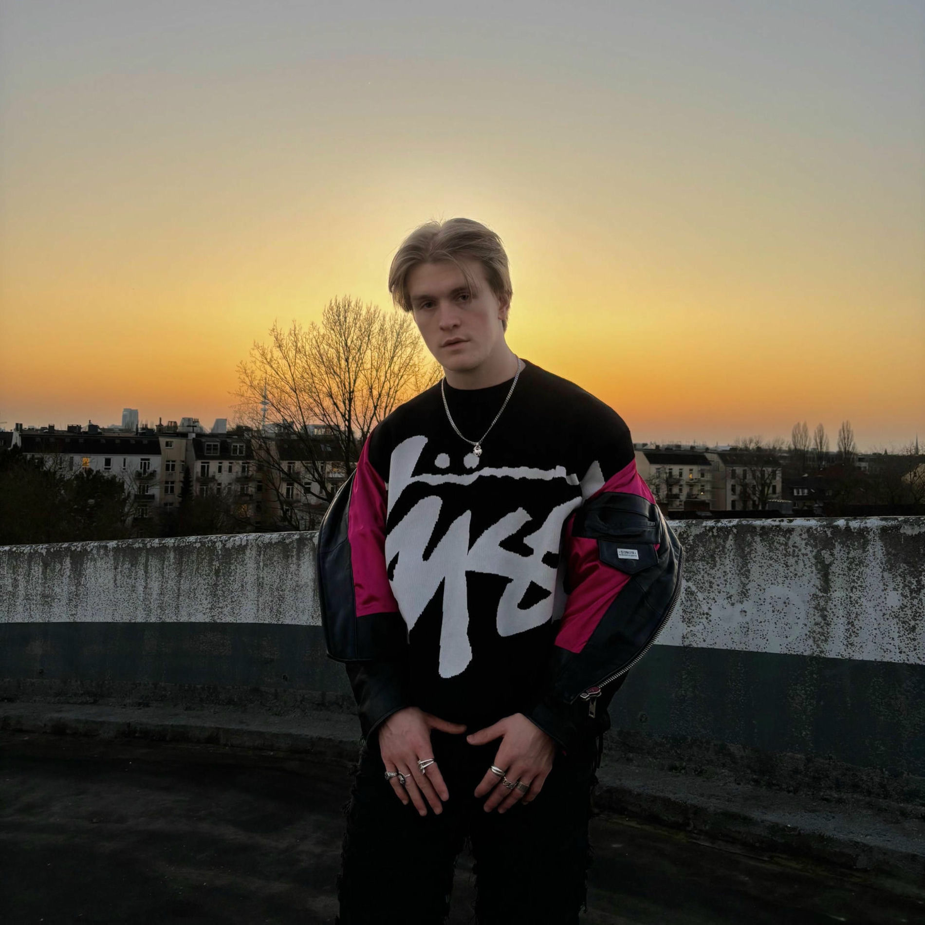 T-Max: albums, songs, concerts | Deezer