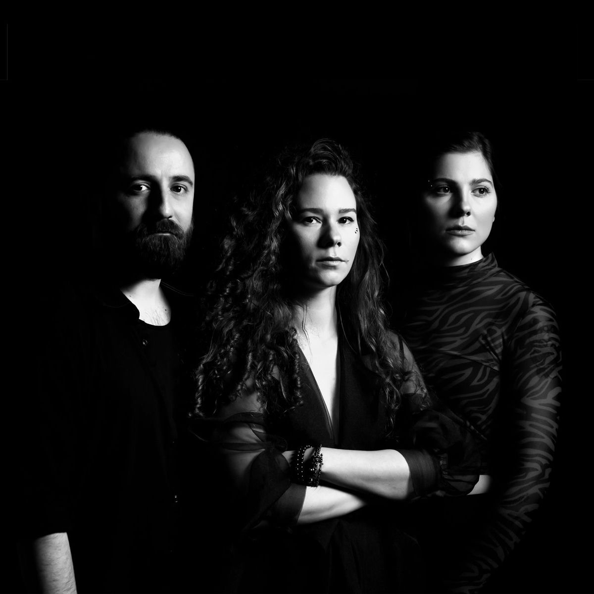 Album cover of İZ