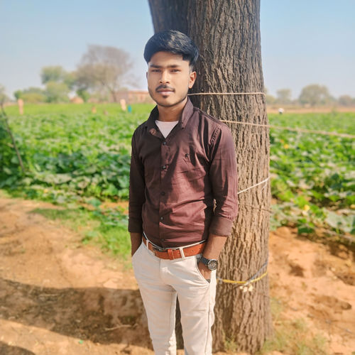 Raja ko photu pokit main padosin leve Dole