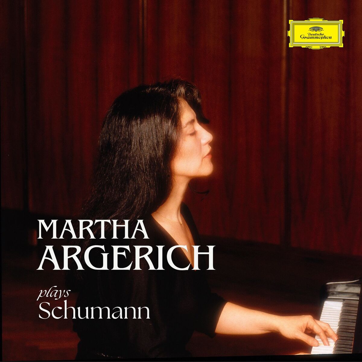 Album cover of Martha Argerich plays Schumann