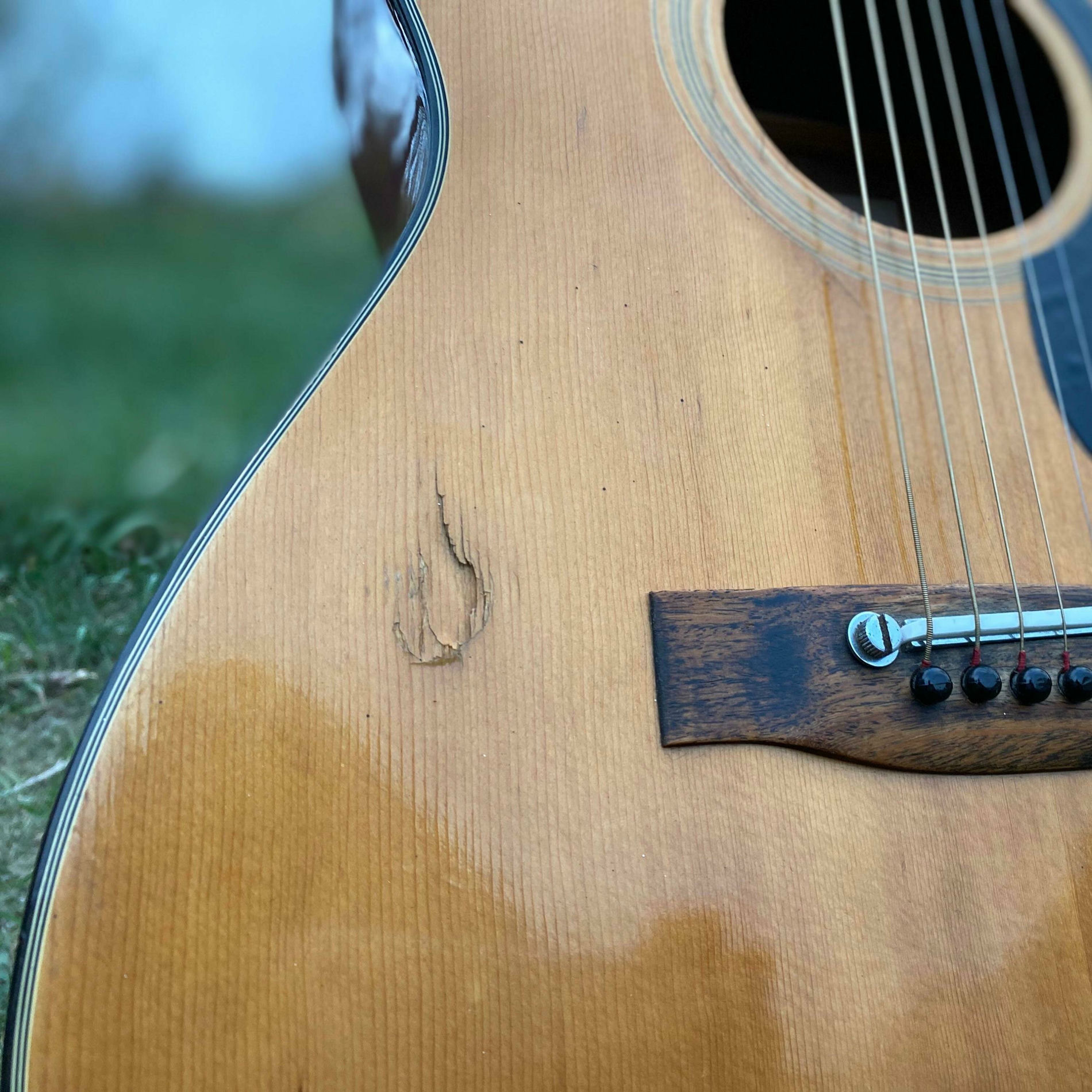 Album cover of the broken instrument