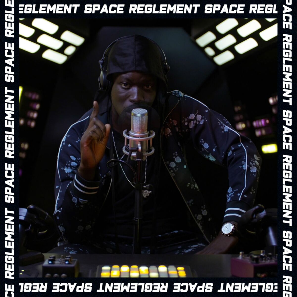 Album cover of À l'envers - Règlement Space Outro