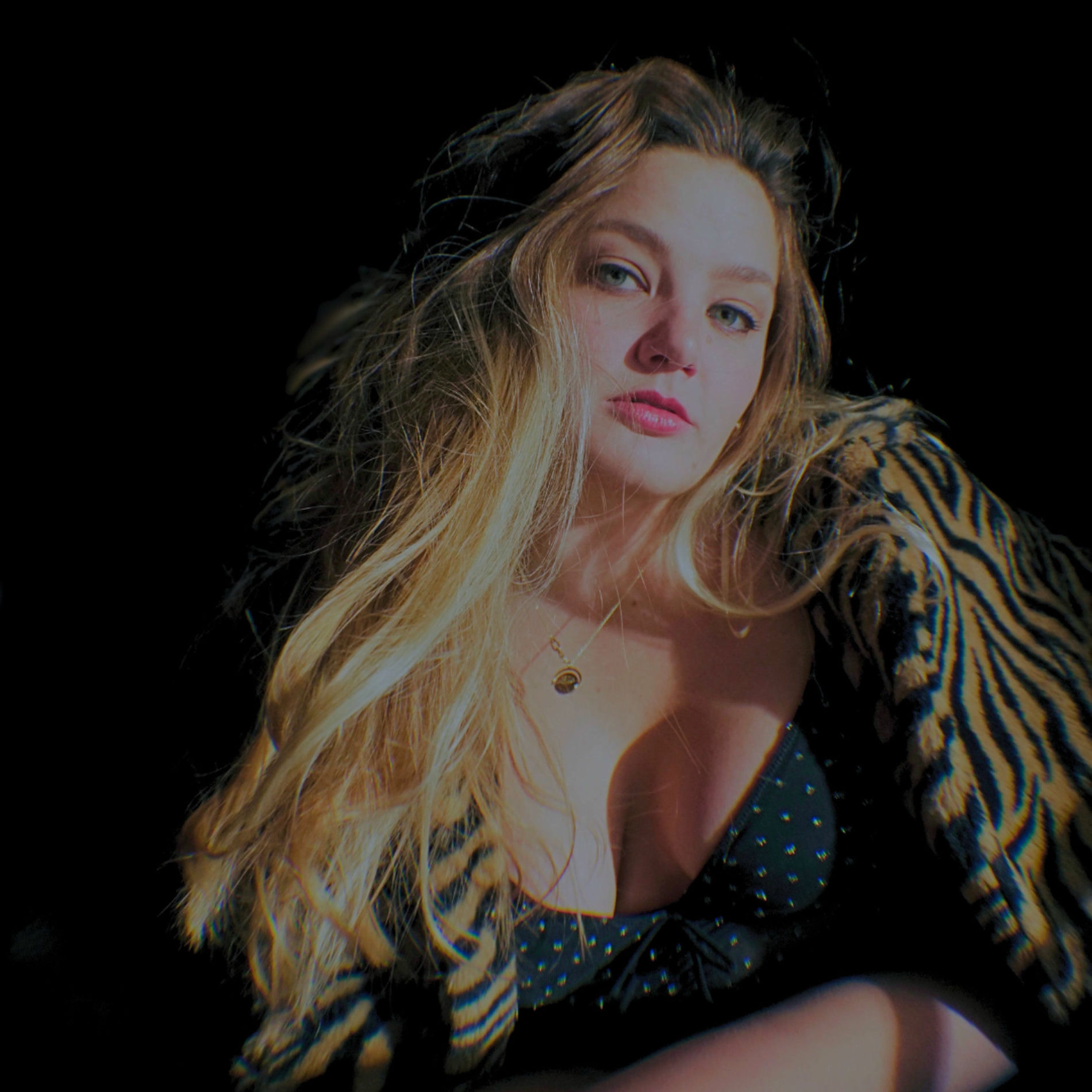 Album cover of i might cry