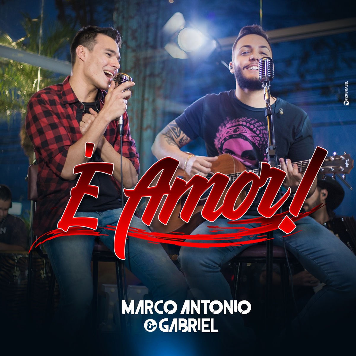 Album cover of É Amor