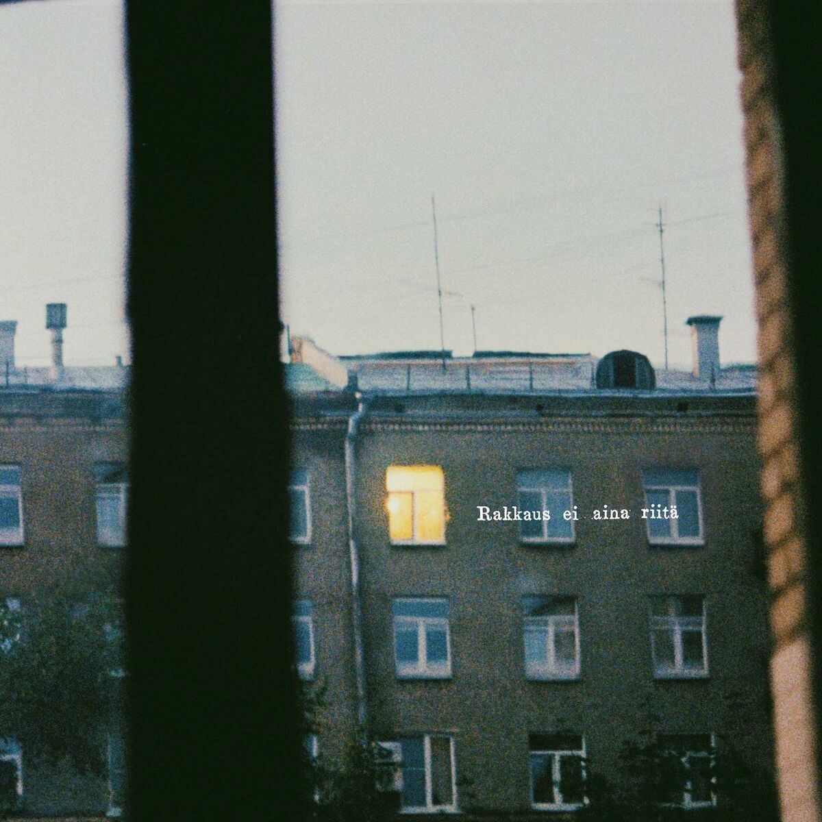 Album cover of Rakkaus ei aina riitä (feat. Sonia)