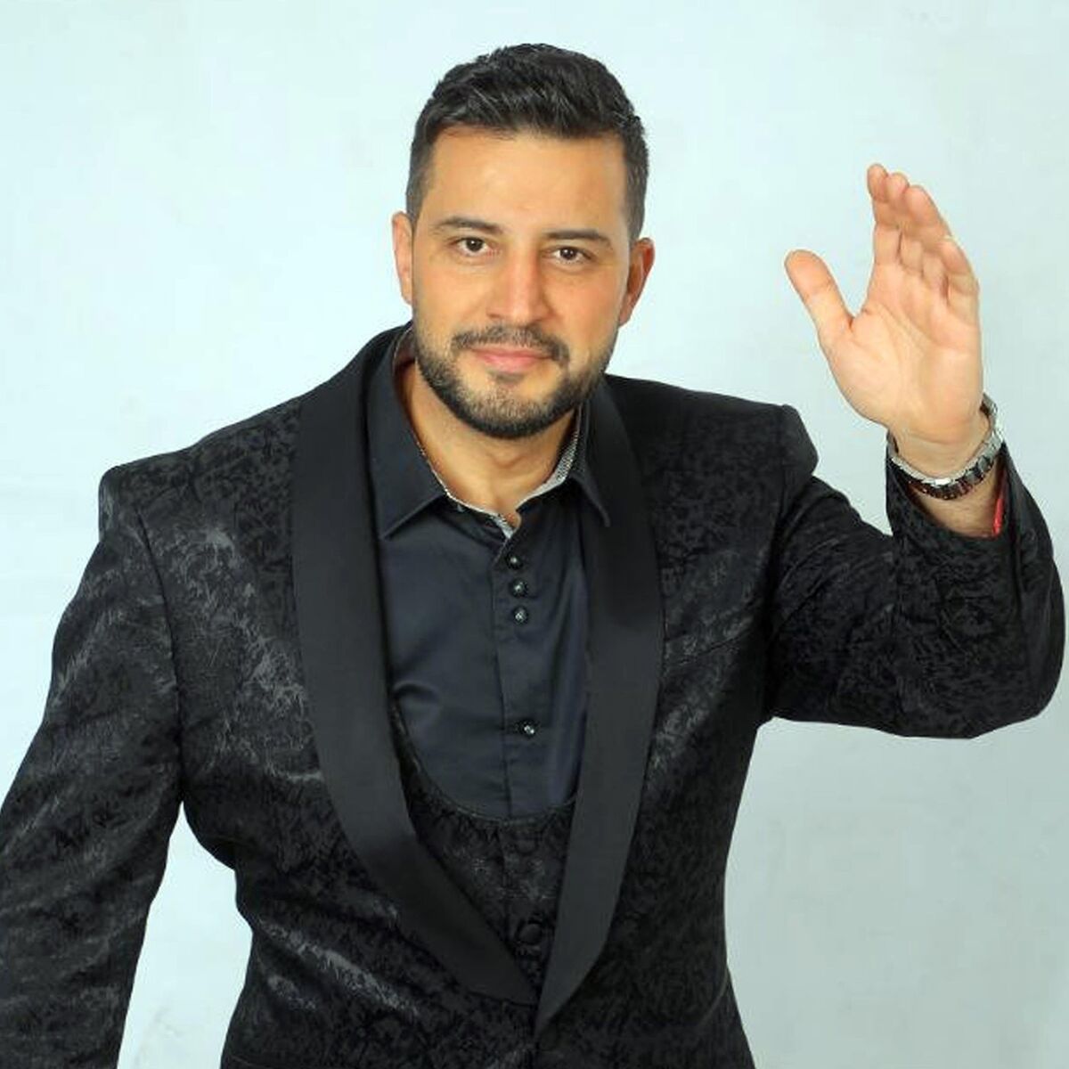 Album cover of حب من طرف واحد