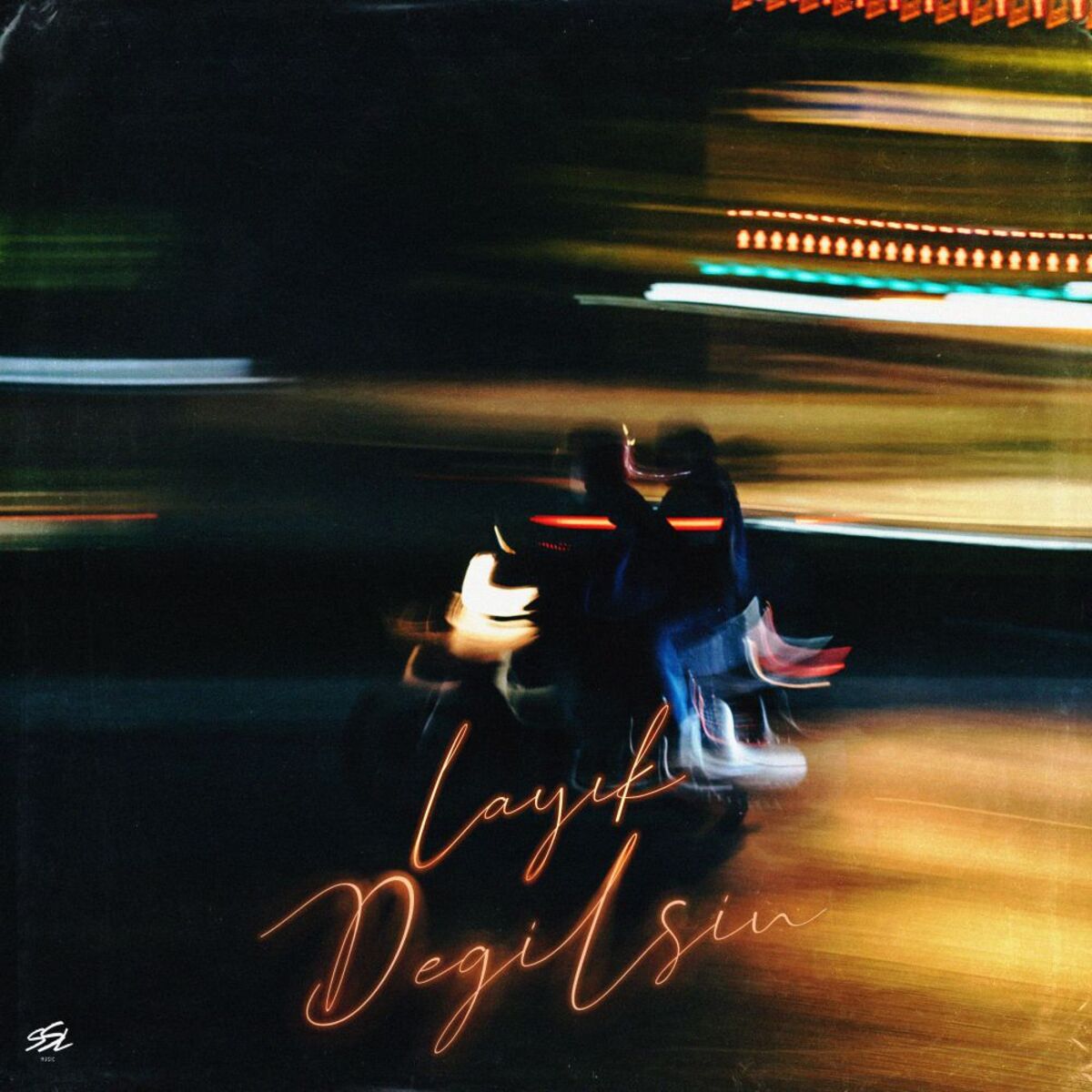 Album cover of Layık Değilsin