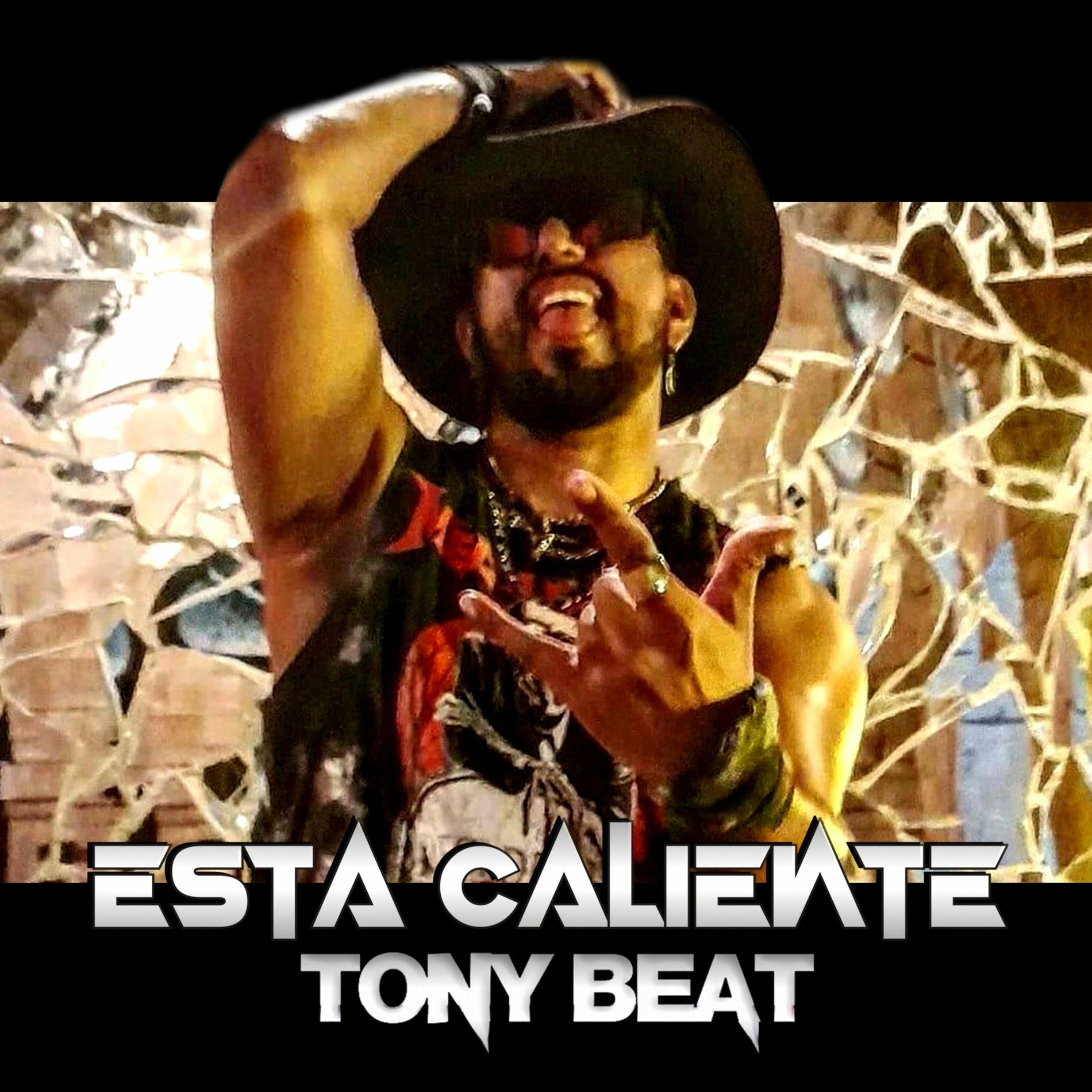 Album cover of Esta Caliente (feat. Dj Mike)