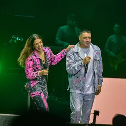 Cover of Entre Parentesis (En Vivo)