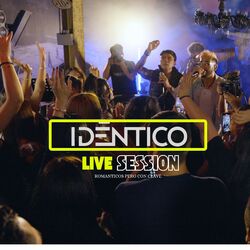 Cover of Romanticos Pero Con Clase (Live Session)