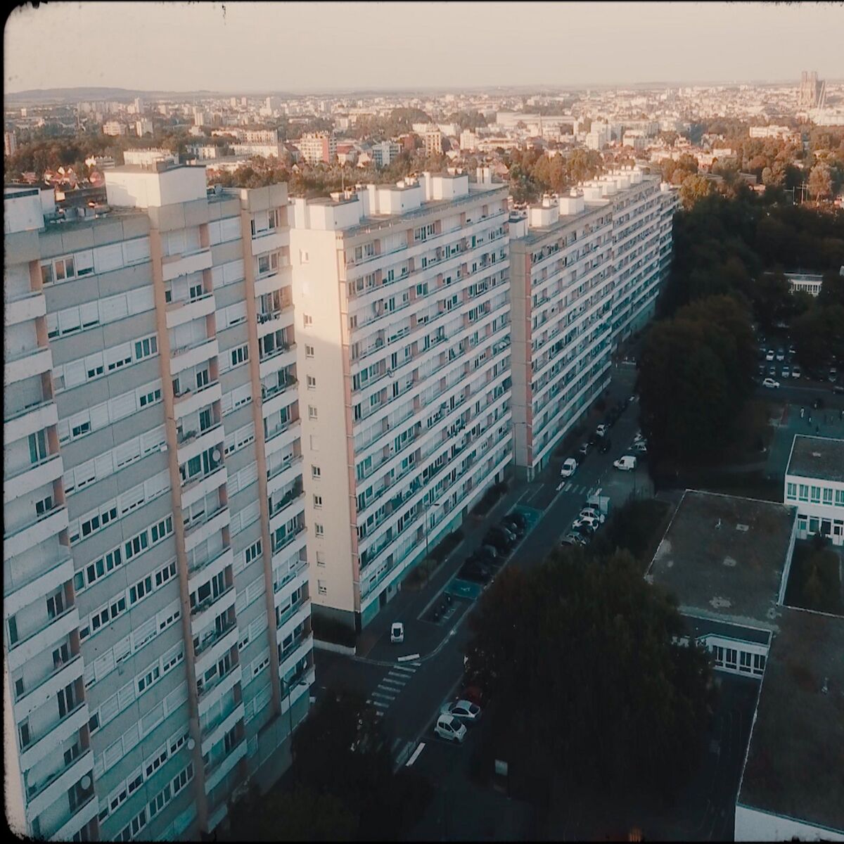 Album cover of Dans La Ville (DLV 2)