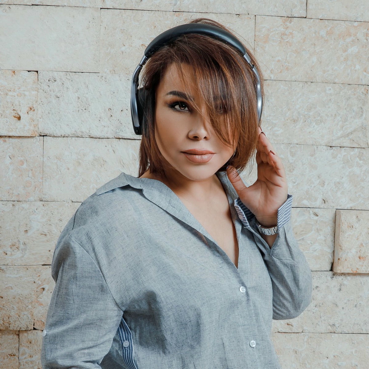 Porno anal qizlar oyinchoqlar bilan yigitlarni sikish