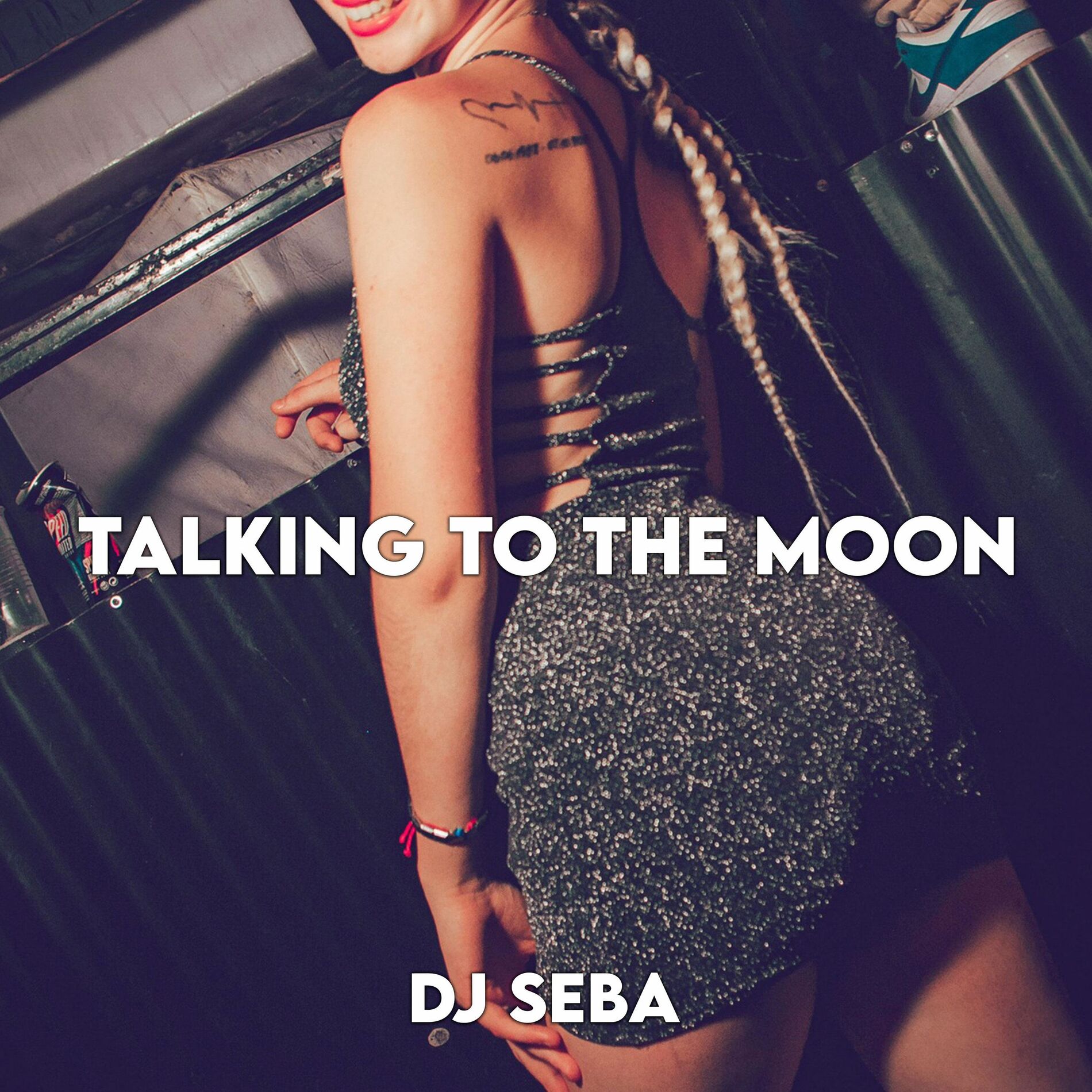 Album cover of Talking to the moon (Cachengue)