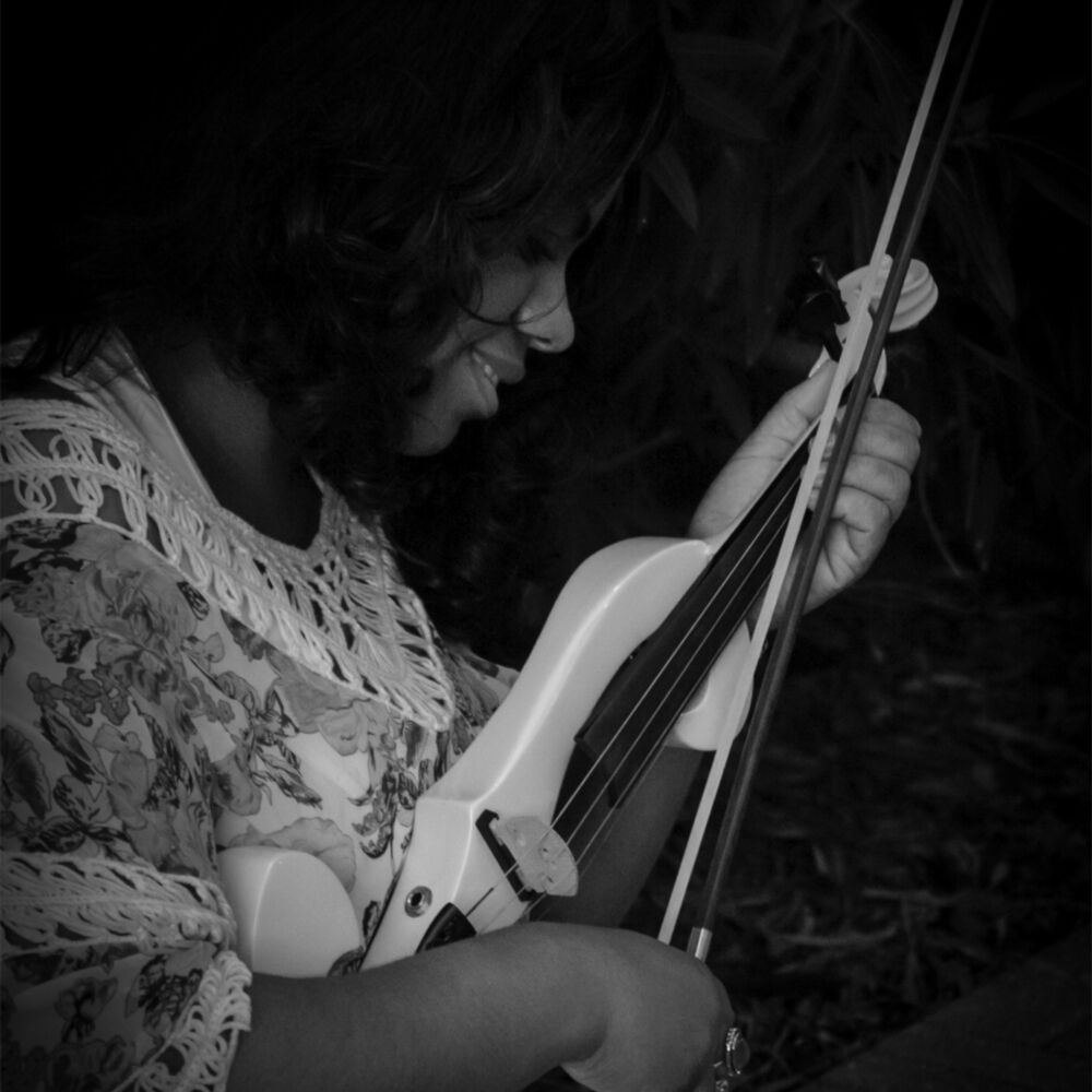 Picture of Read All About It III Cover with Violin