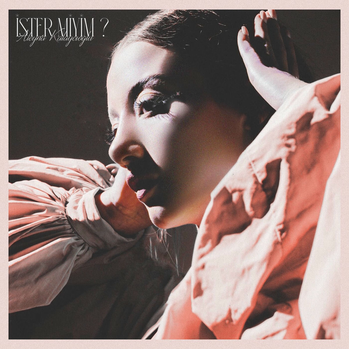 Album cover of İSTER MİYİM