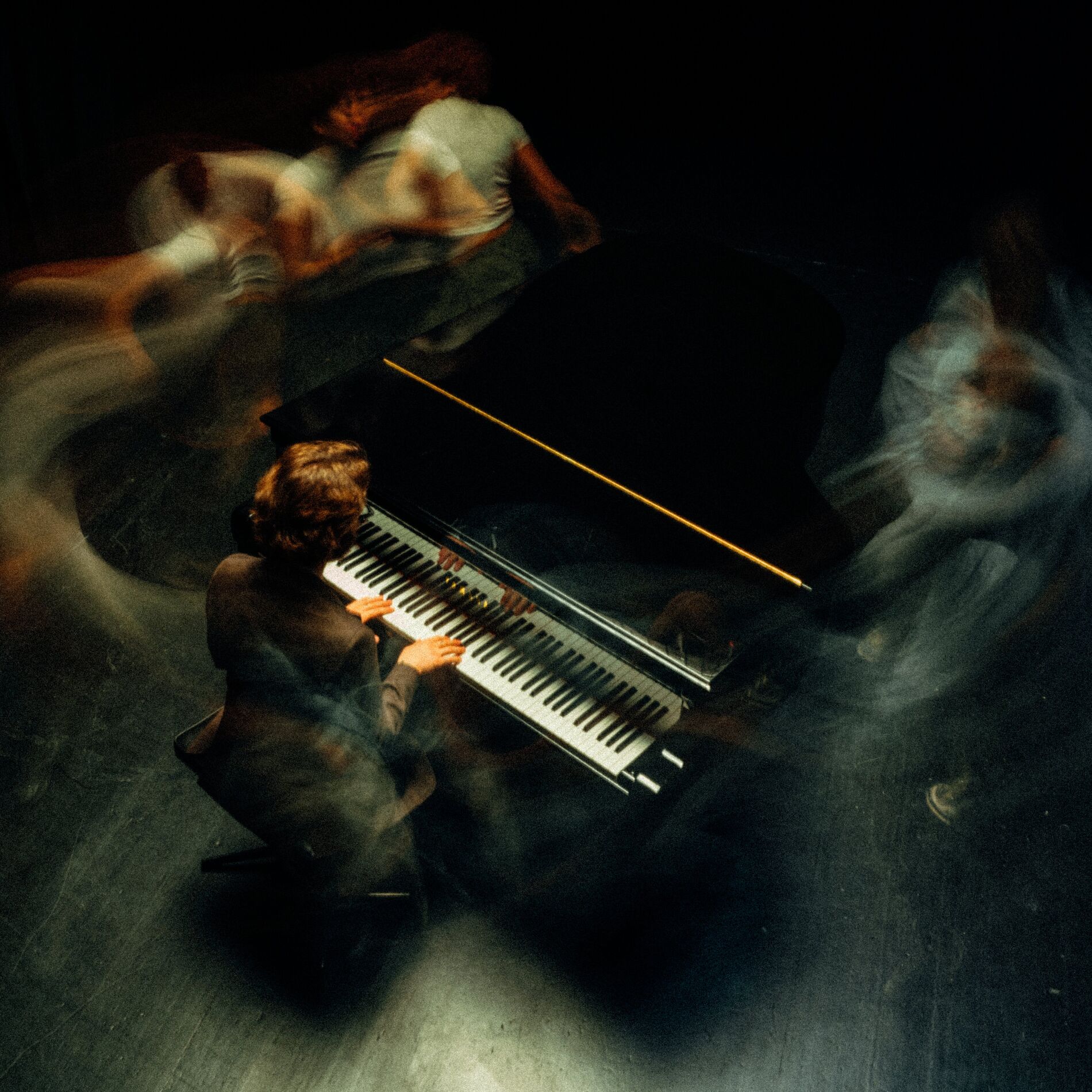 Album cover of everything (live at m4music zurich)