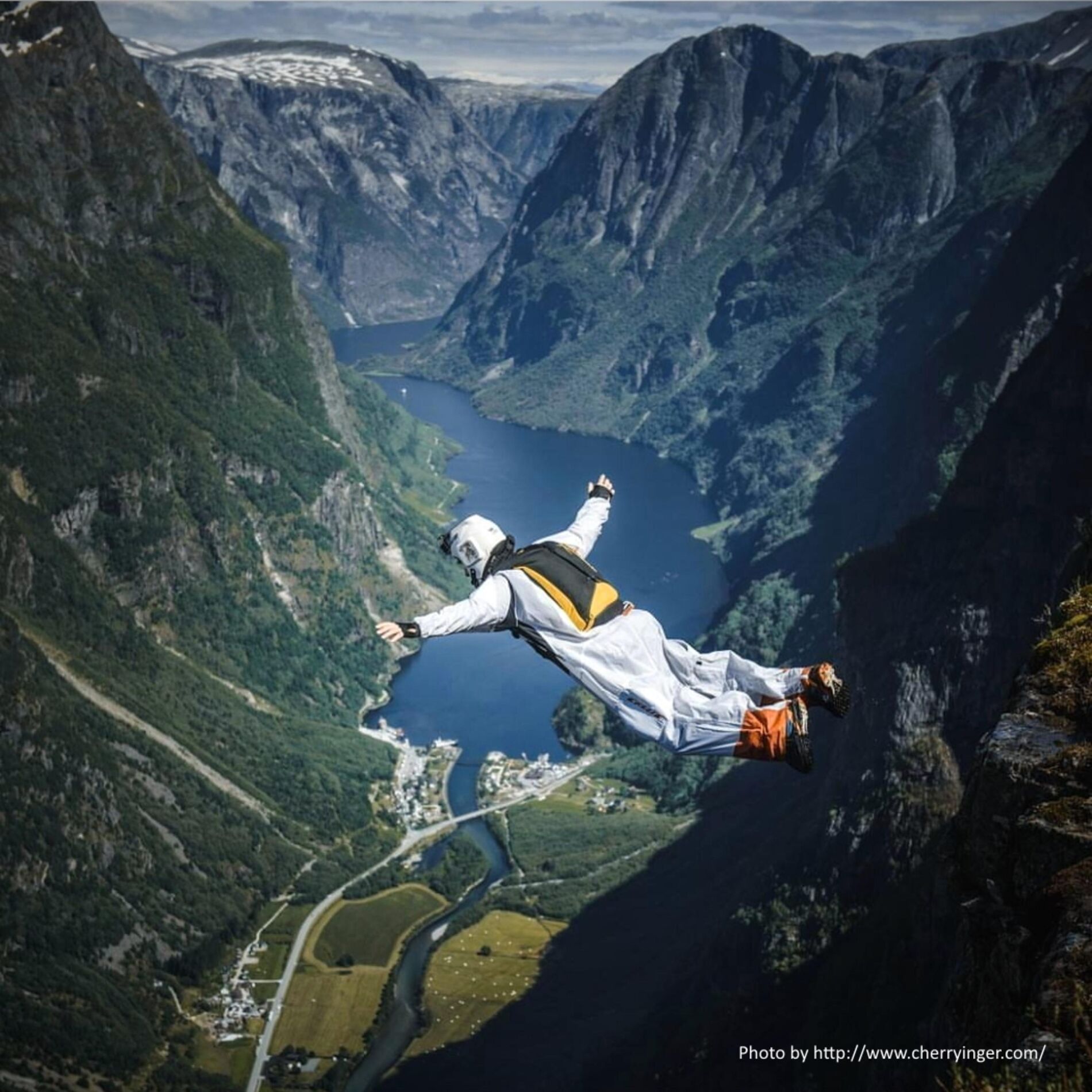 Album cover of Basejumping in Gudvangen