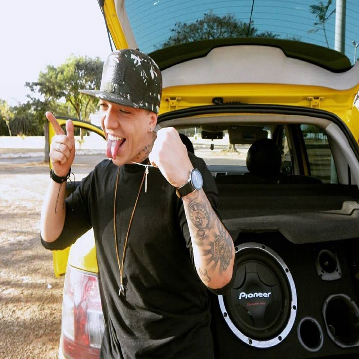 Album cover of Grave Sobe e a Glória Desce