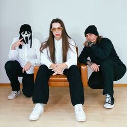 Cover of Meitä on niin moneksi (feat. MC Rambo & Antti Karsee)