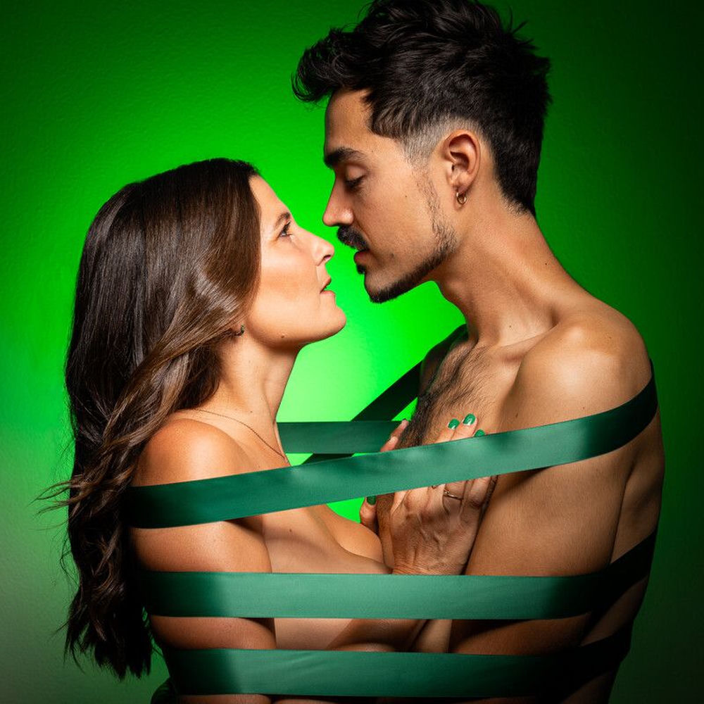 Pochette du titre Sous Tes Caresses
