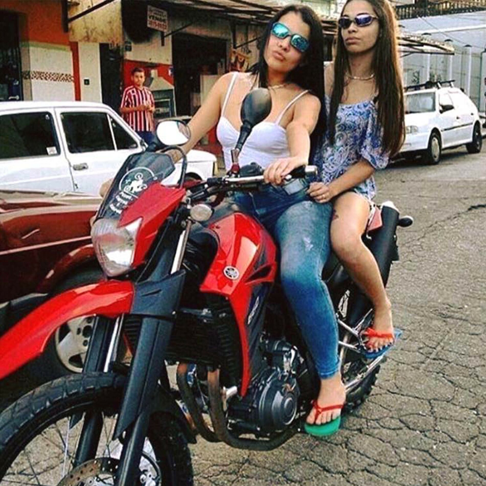 Album cover of Produtos Honda Não existe homem feio