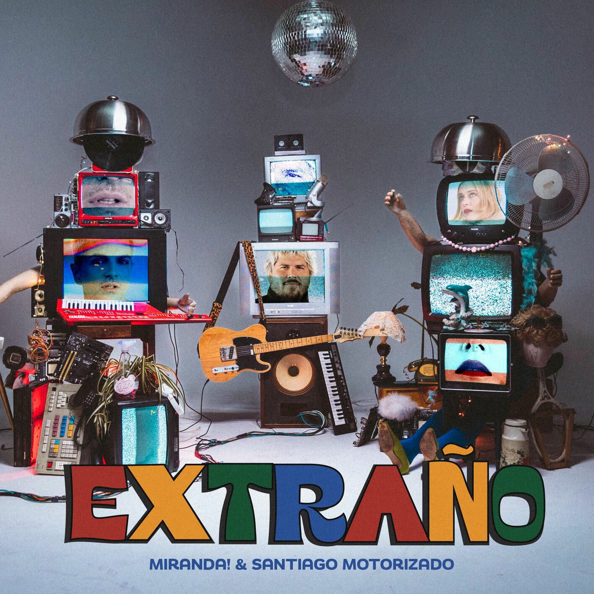 Album cover of Extraño