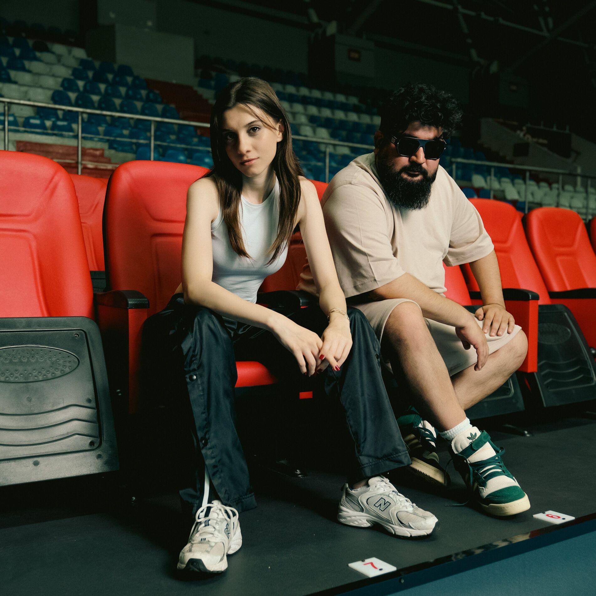 Album cover of Eller Oynasın