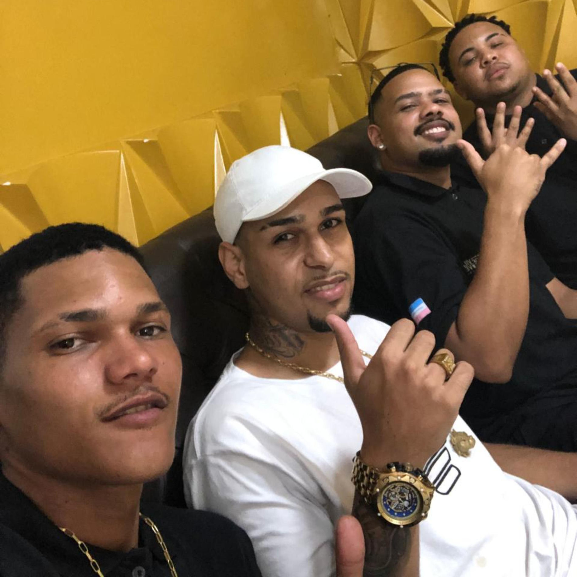 Album cover of ACENDE A BRABA PASSA A GOMA, MC BLACK DA PENHA, DJ GS DE VILA VELHA