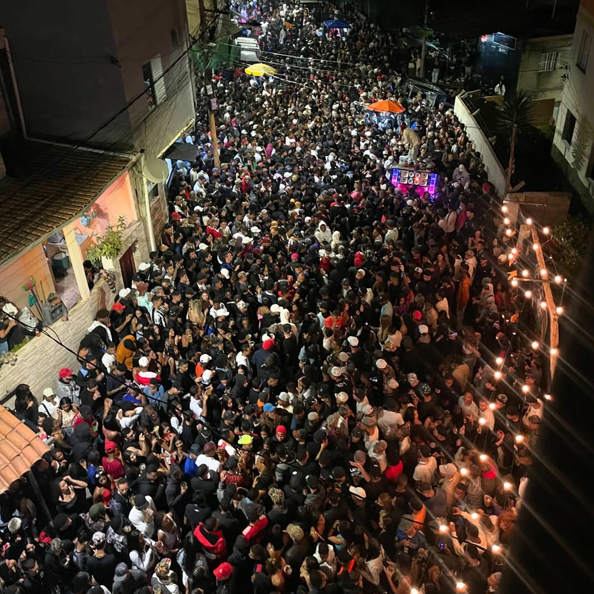 Album cover of MTG - TÔ AQUI EM BH