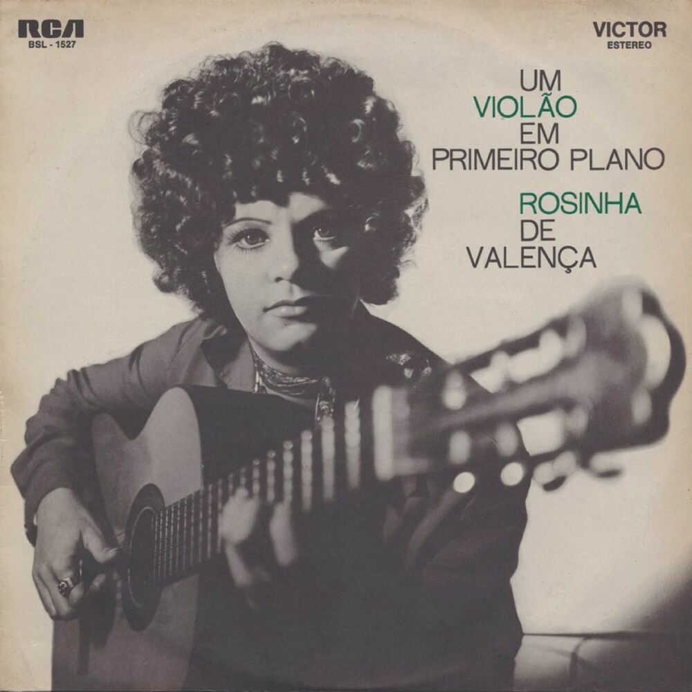 Picture of Um Violão em Primeiro Plano
