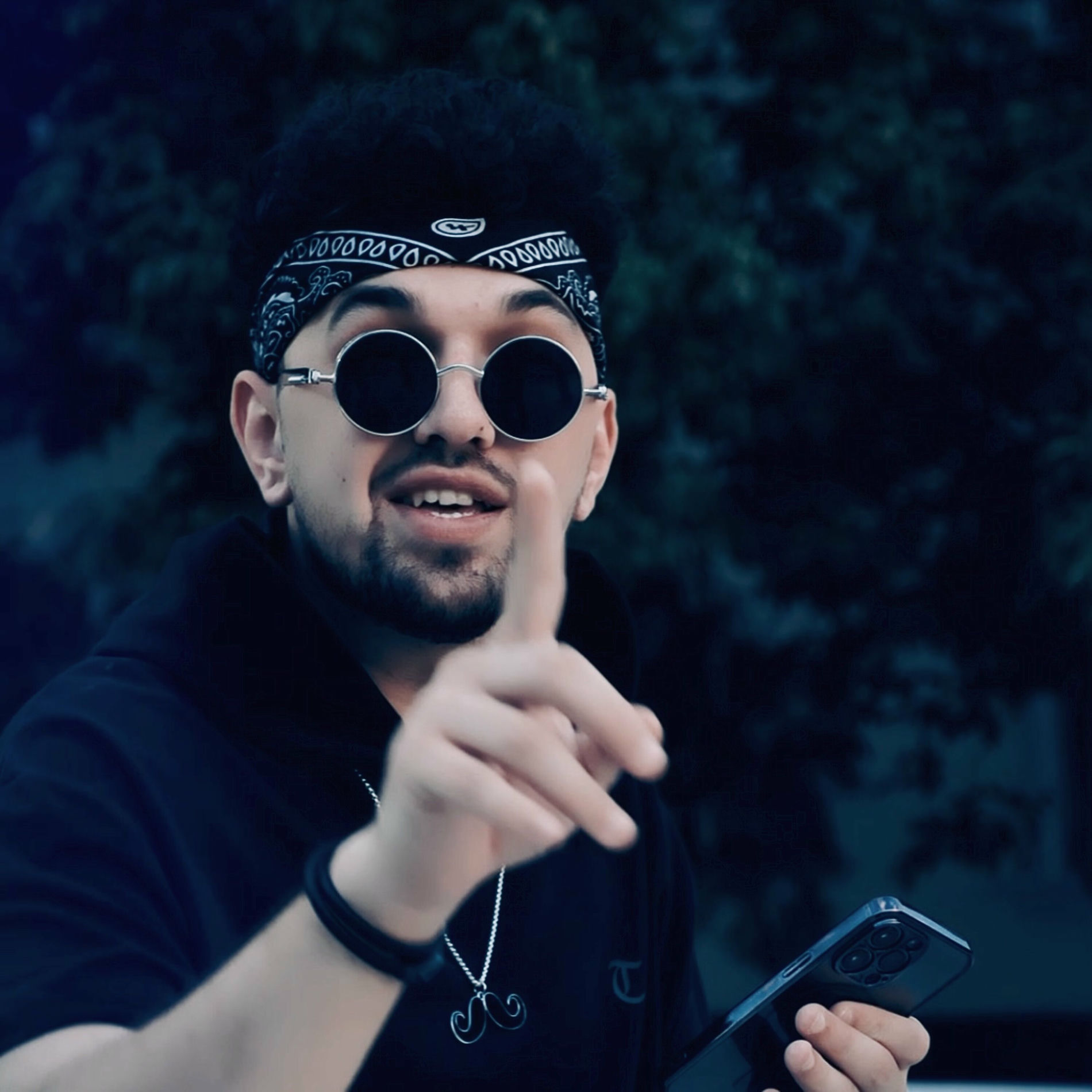 Katta kokraklar sutyenda Samolyotda orgazm