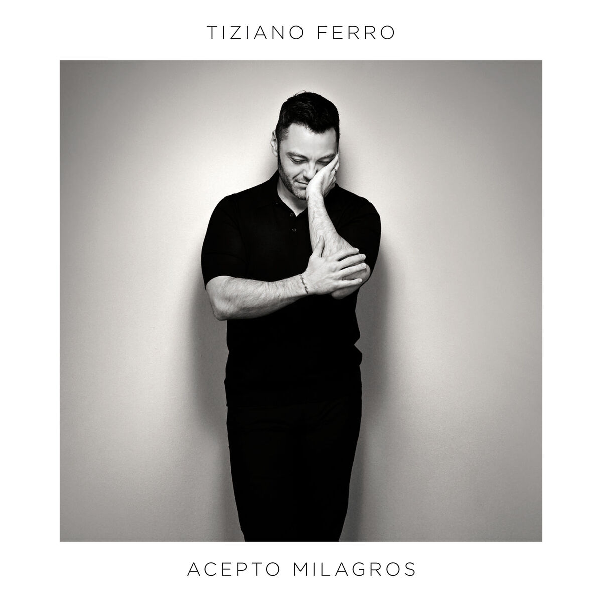 Album cover of Amigos Por Errores