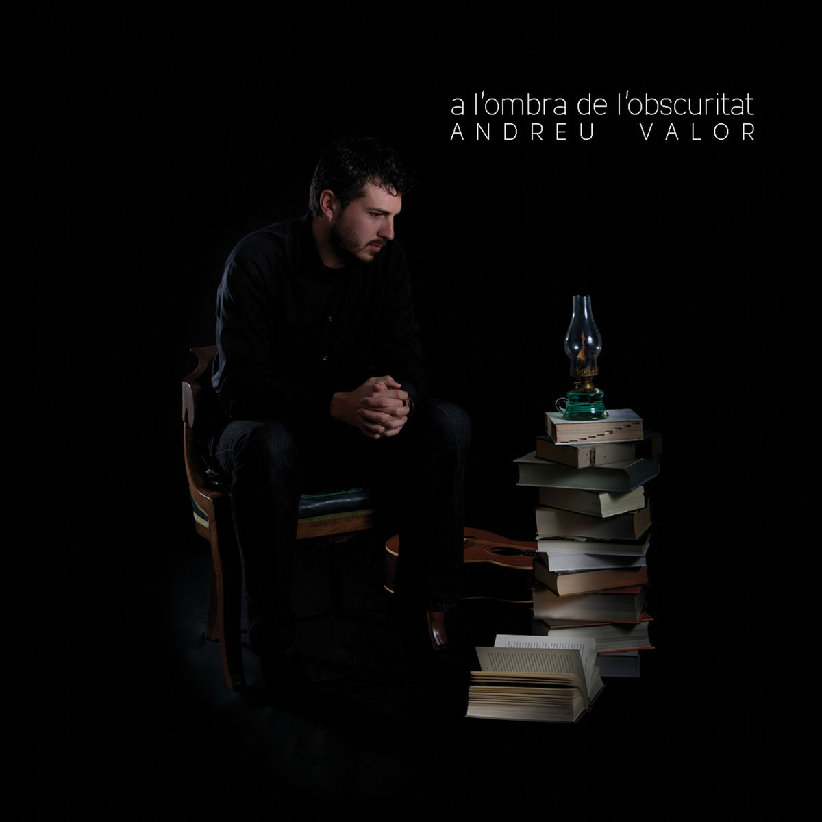Album cover of A l'ombra de l'obscuritat