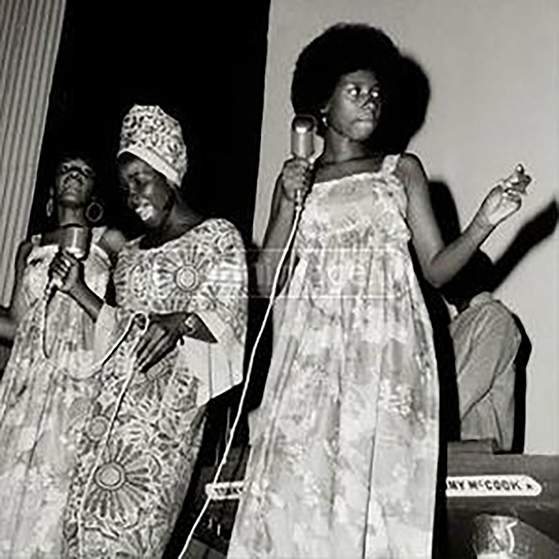 A Deh Pon Dem / Soulettes (Coxsone Blank Rita Marley And The