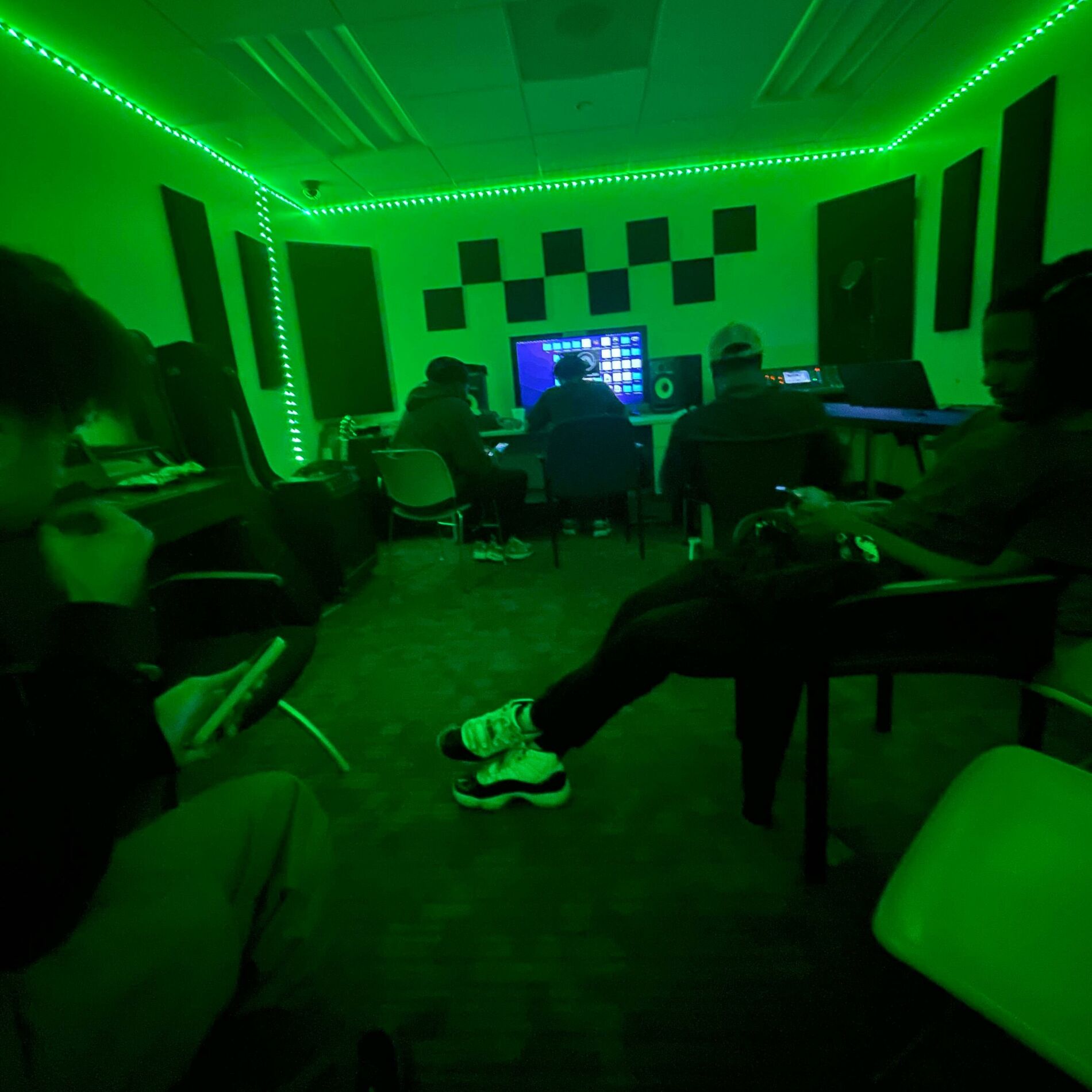 Album cover of Stay Schemin (feat. BGO JAYSKI, MGE TABARI, DANIEL JAY, ROB & LIL SAVV)