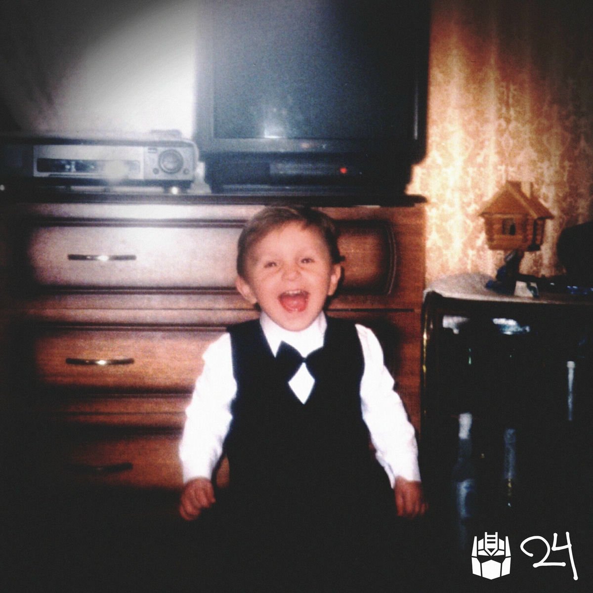 Ayolning külotkasini kiyish (foto)