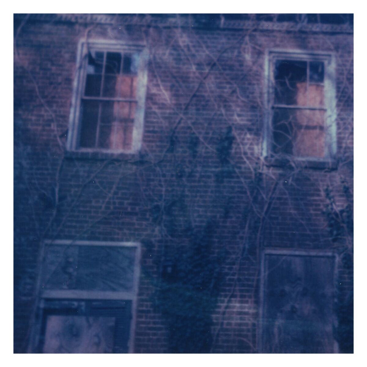 Album cover of Hollow (feat. Quinn Lewis)