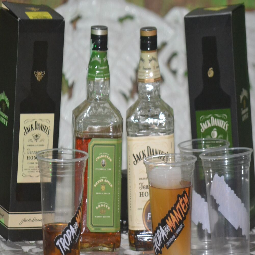 Picture of Quer Minha Jack Daniels / Absolut