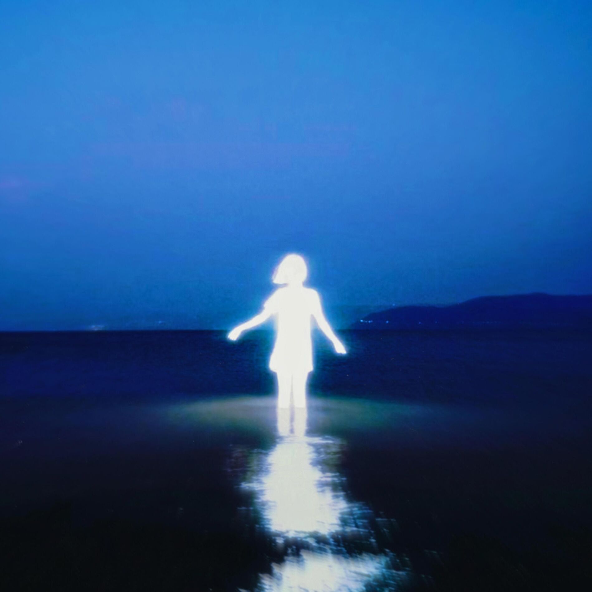 Album cover of SOL Y LUNA (feat. Moonchild)
