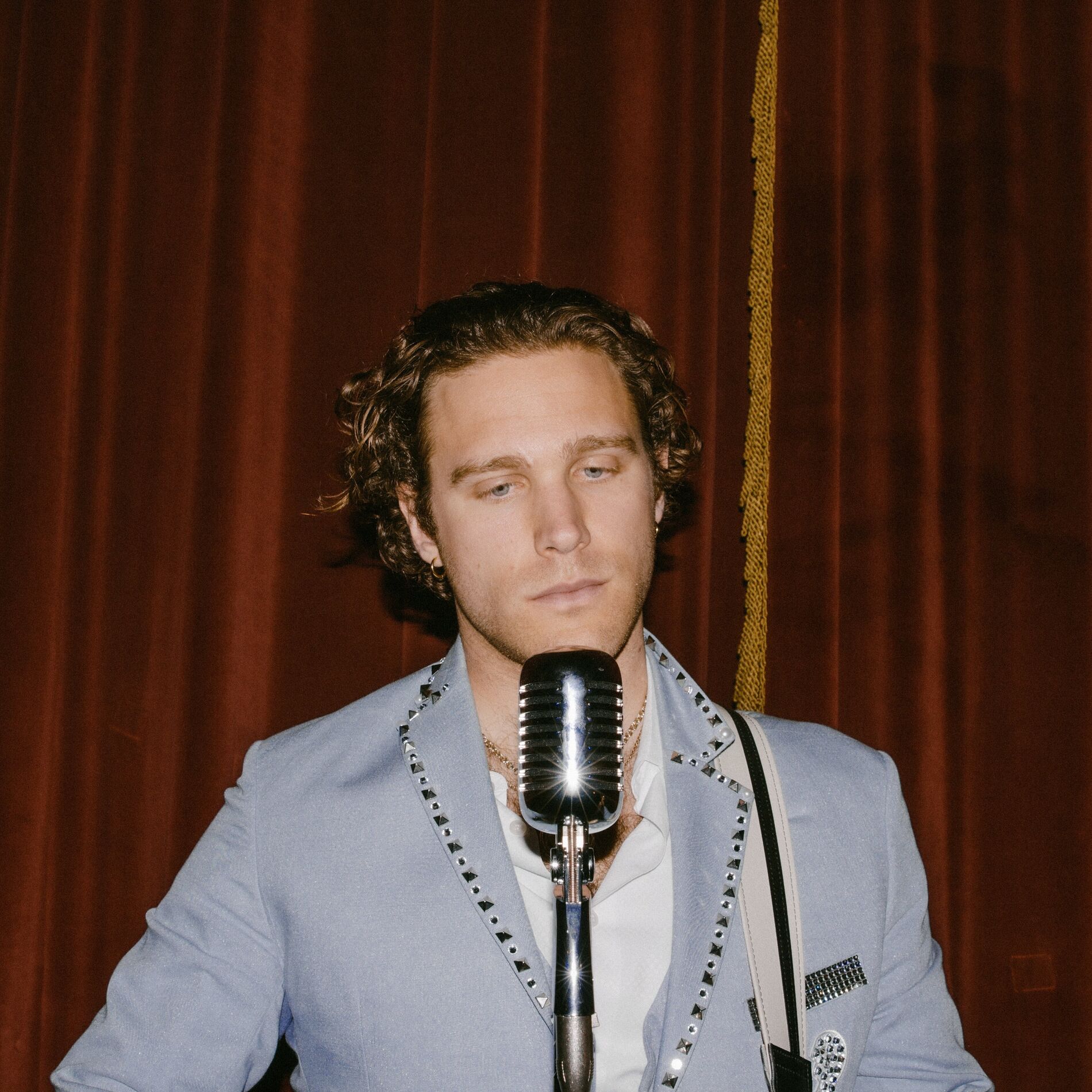 Album cover of I Must Be In Love