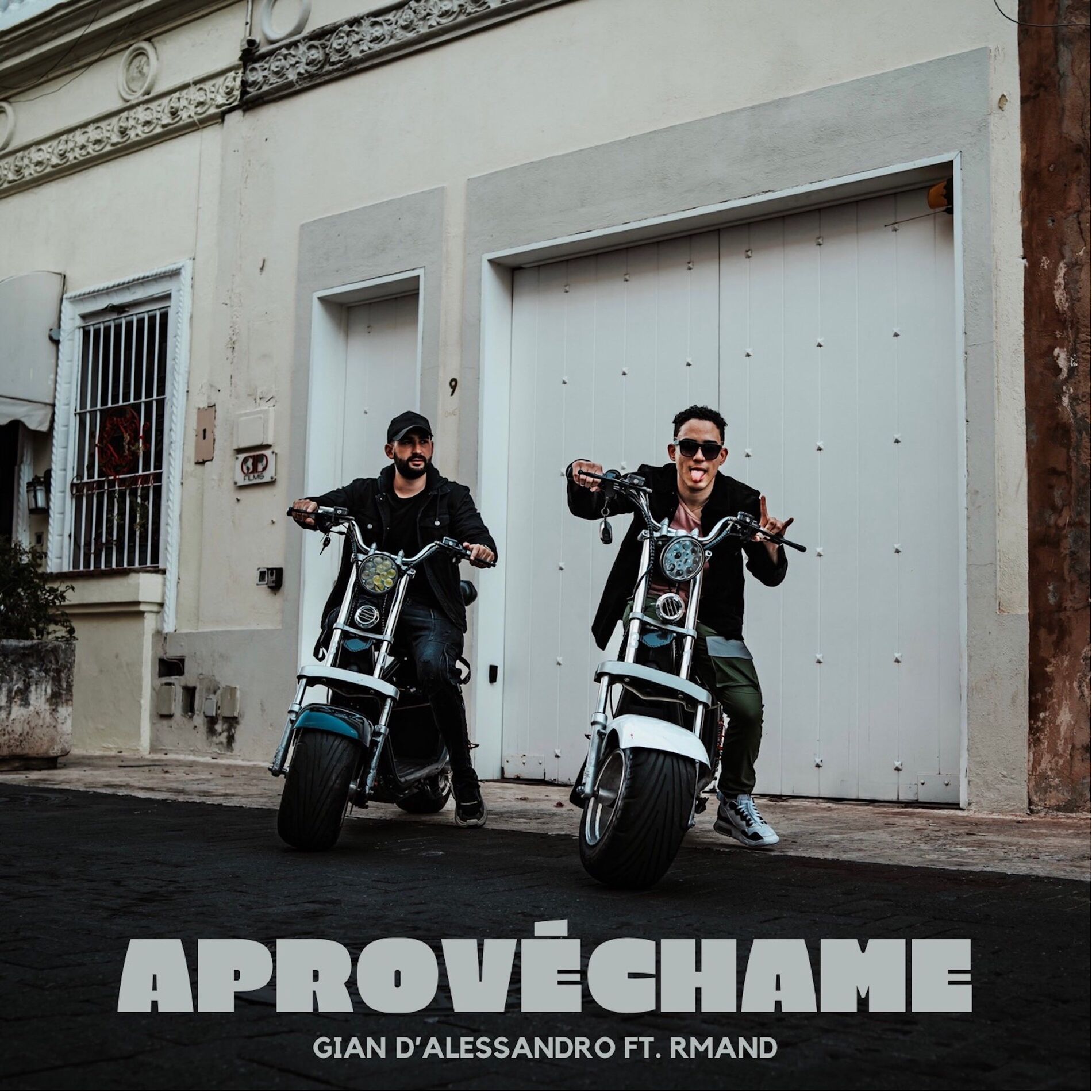 Album cover of Aprovéchame