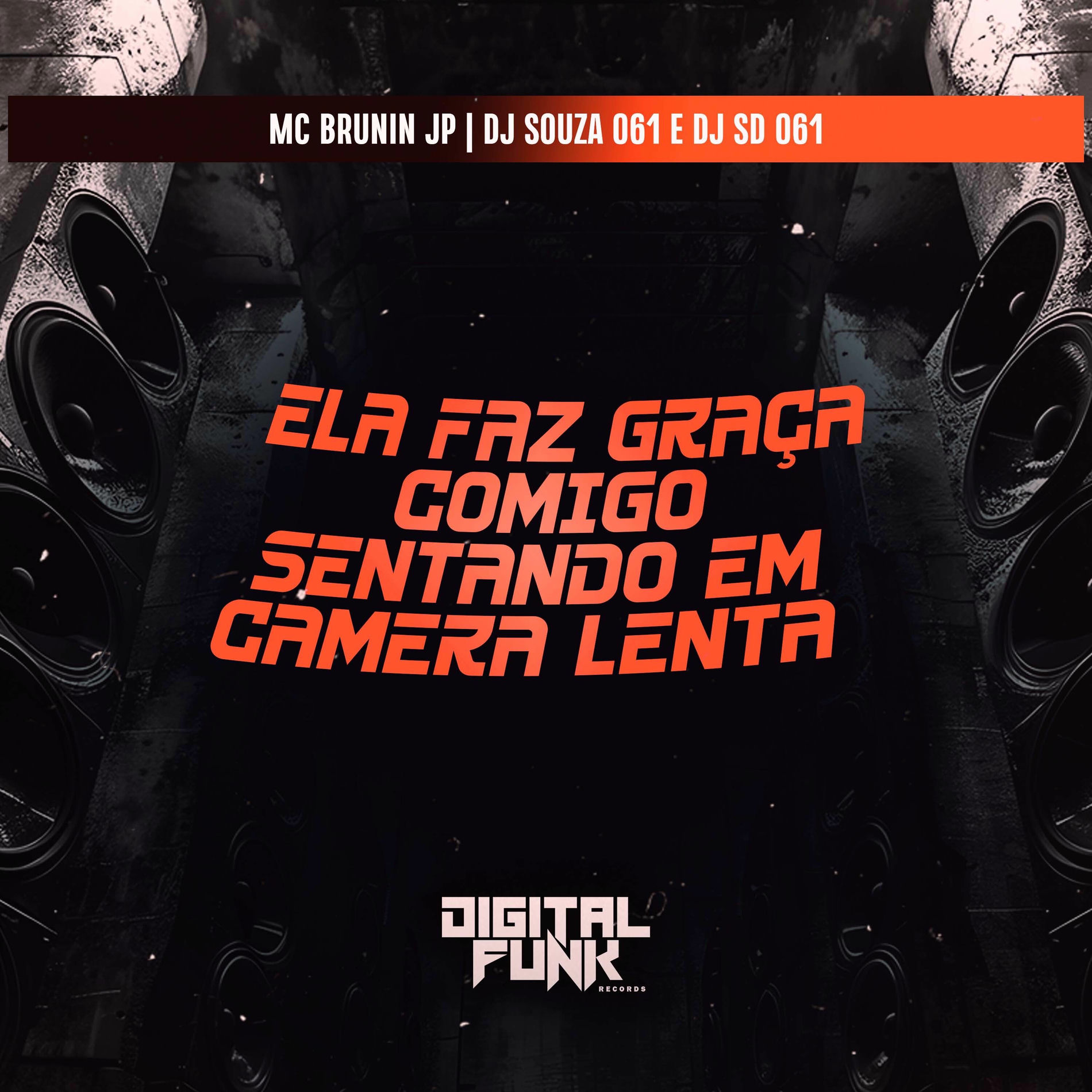Album cover of Ela Faz Graça Comigo Sentando em Camera Lenta