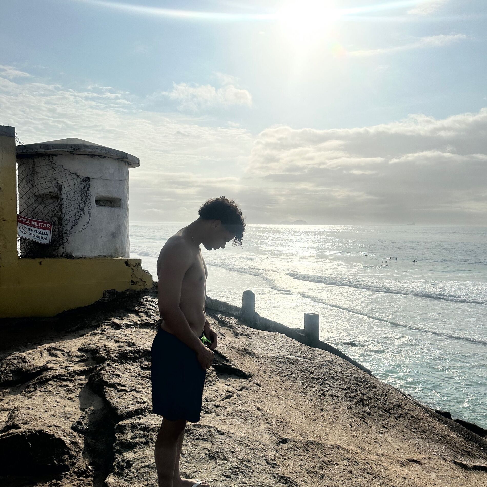 Album cover of Fingir que não existe amor