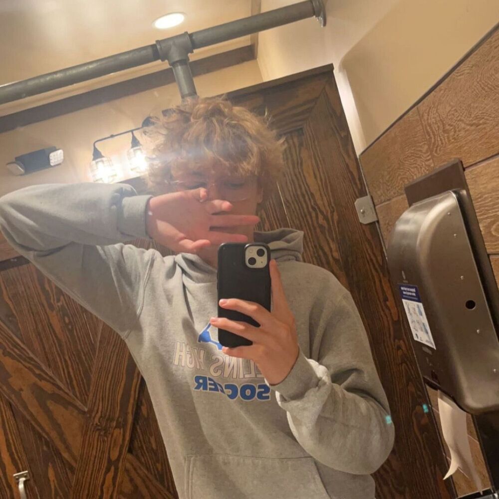 Picture of supressor (feat. kxndy)