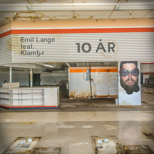 10 År (feat. Klamfyr) by Emil Lange - 120 BPM